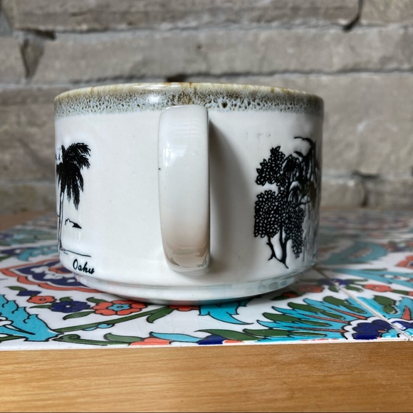 Hawaiian Vintage Novco Souvenir Mug - Picture 5 of 10